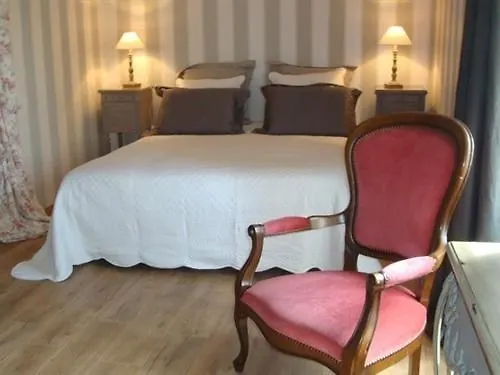 Au Jardin D'Eloise Bed and Breakfast Tremereuc Bed & Breakfast